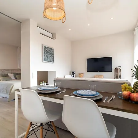 Ocean View Renovated Apartment
