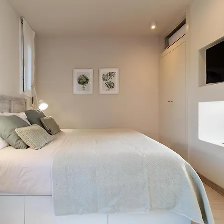 Ocean View Renovated Apartment *